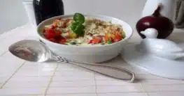Vegane Lasagne mit Macadamia-Topping