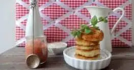 Vegane Mini-Rösti auf Mandel-Sahne mit Rhabarber-Kompott Rezept