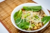 Vietnamesische Reisnudelsuppe